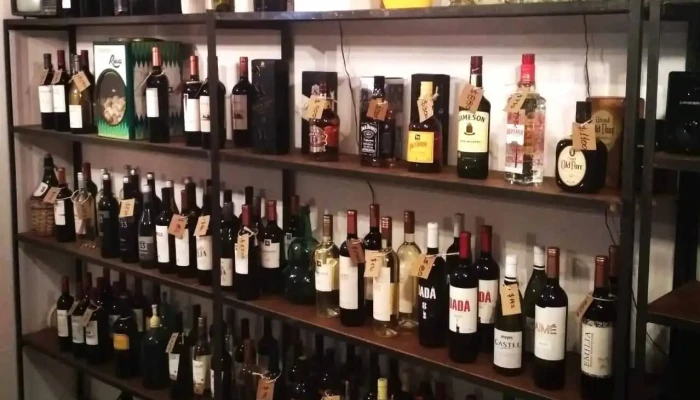 Amarelo Casa De Bebidas Interior - Las Varillas