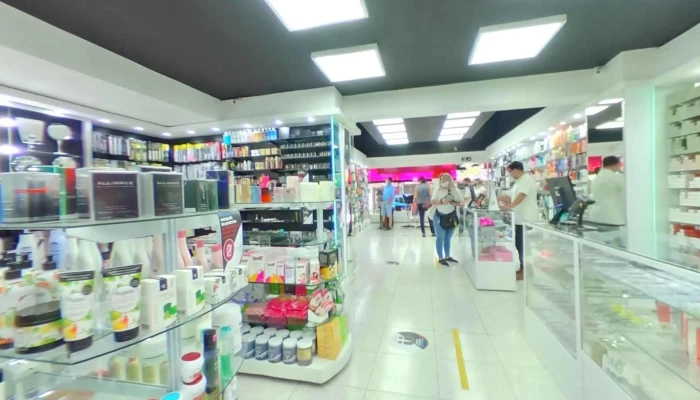 Bertoldi Perfumeria Profesional -  Interior - La Falda