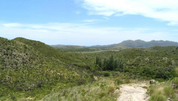 Campo La Sierra -  De Los Visitantes - El Volcan
