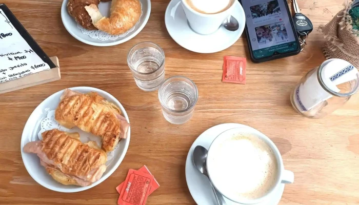 Canele Comida Y Bebida - San Lorenzo