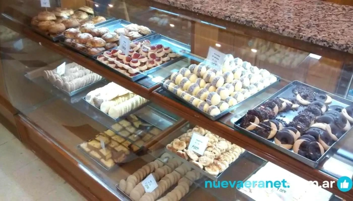 Caris Confiteria Y Panaderia Ambiente - Cdad. Autónoma de Buenos Aires