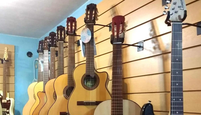 Casa Agustin Instrumentos Musicales -  Direccion - Corrientes