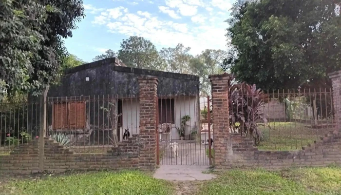 Casa Con Rejas Bordo -  Comentarios - Tacuarendí