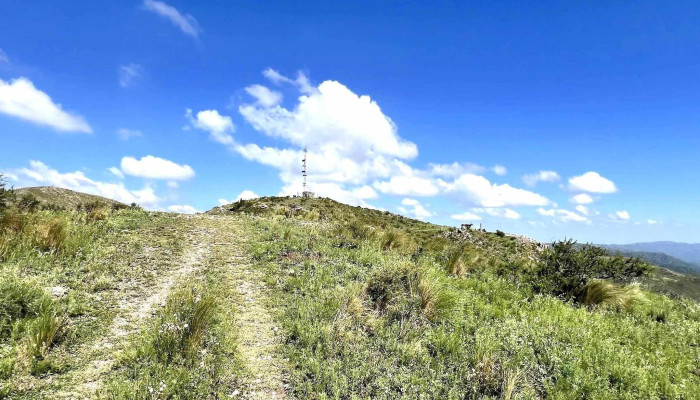 Cerro La Banderita -  Direccion - La Falda