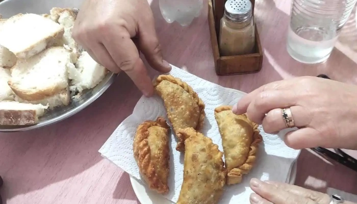 Comedor Y Vinedo El Pantanillo Comida Y Bebida - Achiras
