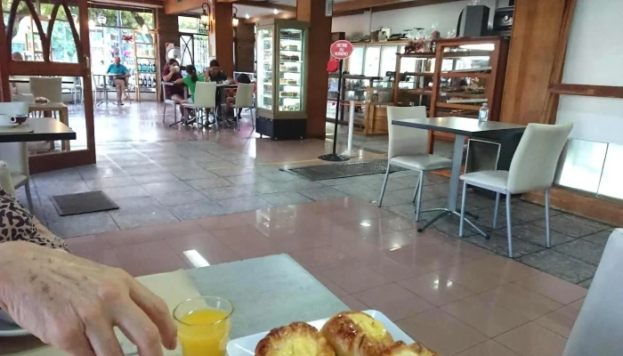 Confiteria La Portena Comida Y Bebida - San Rafael