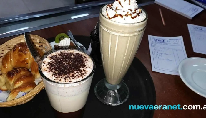 Confiteria Y Panaderia Leal Hnos -  Comida Y Bebida - Metán