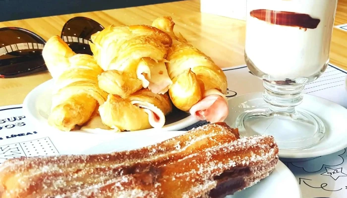 Dore Delicias Panaderia Cafeteria Croissant - Oberá