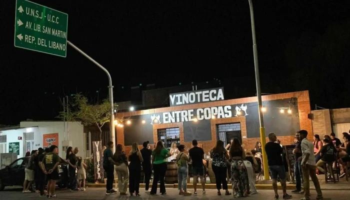 Entre Copas -  Casa De Bebidas Del Propietario - San Juan