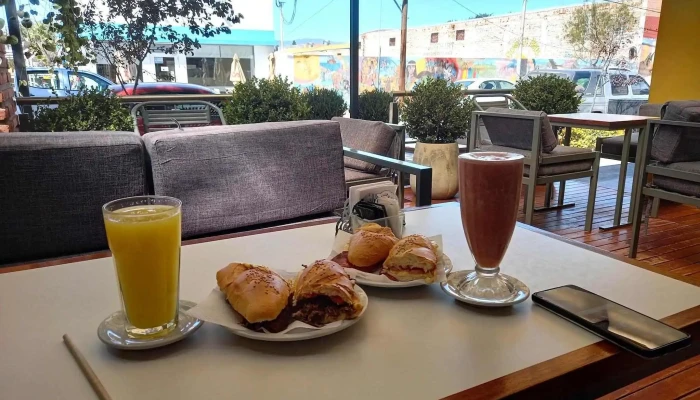 Flor Del Valle Panaderia -  Comida Y Bebida - Cafayate