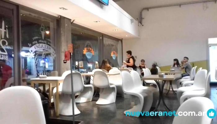 La Aldeana Heladeria Y Cafeteria -  Ambiente - Arroyito