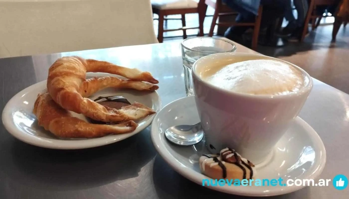 La Argentina Confiteria Y Panaderia Croissant - Cta