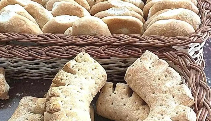 La Artesa Panaderia Comida Y Bebida - Rivadavia