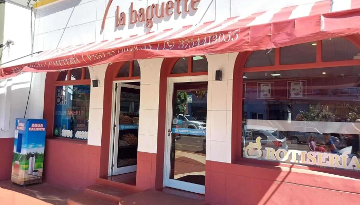 La Baguette Panaderia Y Confiteria -  Del Propietario - Leandro N. Alem