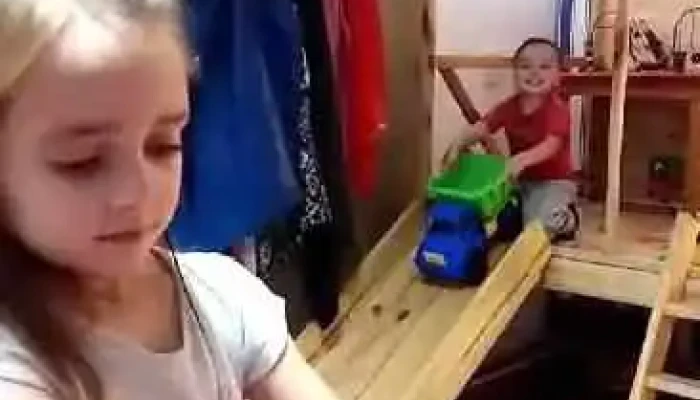 La Casa Voladora -  Videos - Villa Cerro Azul