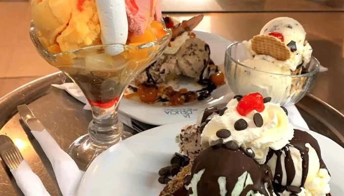 La Delicia Del Boulevard Centro De San Rafael Banana Split - San Rafael