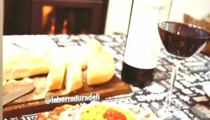 La Herradura Almacen De Fiambres Deli Videos - El Calafate