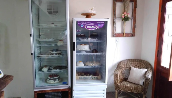 La Rustika Panaderia   Pasteleria Vitrina - La Carlota
