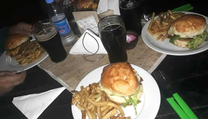 La Taberna -  Comida Y Bebida - Monte Caseros