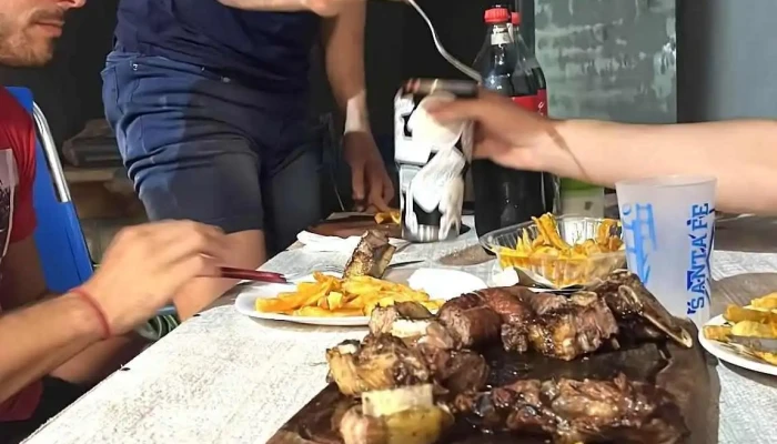 Macca House -  Comida Y Bebida - Las Rosas