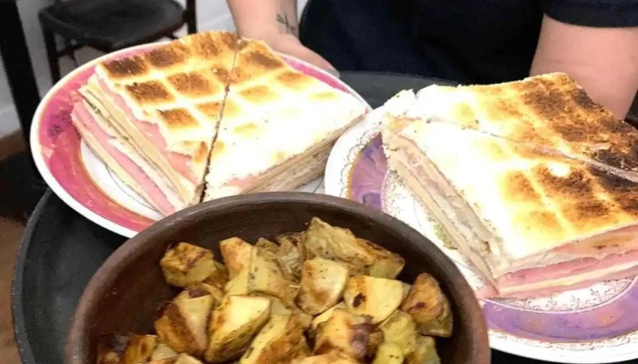 Mediterraneo Comida Y Bebida - Paraná