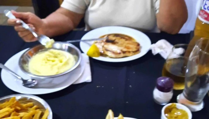Mercedita Resto bar y Cafetería - Villa Ocampo