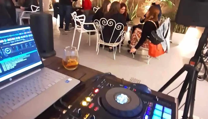 Minca Cafe -  Videos - Fst
