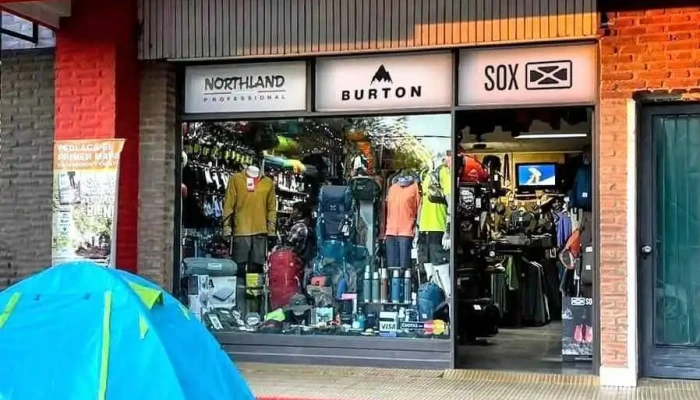 Montaraz Tienda De Montana Del Propietario - Merlo