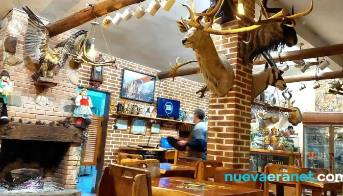 Nuevo Tirol Casa De Te Patio Cervecero Ambiente - Agua de Oro