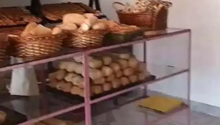 Panaderia Artesanal Del Centro Y Restaurante Ruta 40 -  Videos - Buta Ranquil