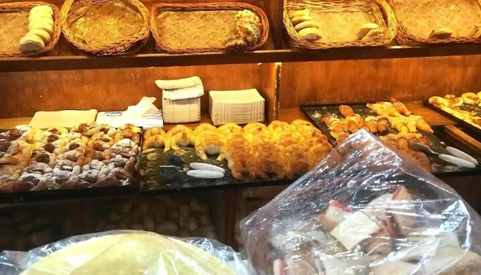 Panaderia Iberia Comida Y Bebida - San Juan