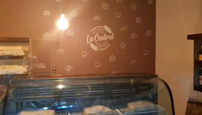 Panaderia La Central Vitrina - Eduardo Castex