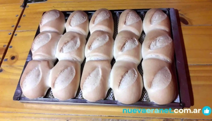 Panaderia La Esperanza -  Comida Y Bebida - Esquina