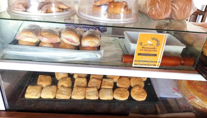 Panaderia La Estacion -  Vitrina - Metán