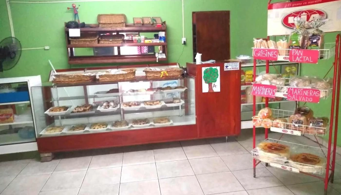 Panaderia Martita Vitrina - Aguilares