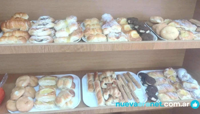 Panaderia Nenas Comida Y Bebida - Toay