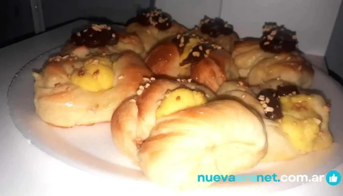 Panaderia Tentaciones Comida Y Bebida - Villa Aranguren