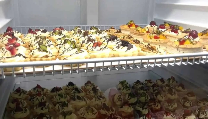 Panaderia Y Cafeteria La Gallega Comida Y Bebida - Serrano