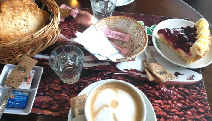 Panaderia Y Cafeteria Tato -  Capuchino - Santo Tomé