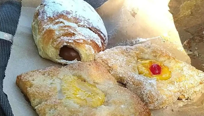 Panaderia Y Confiteria Abril -  Comida Y Bebida - Mina Clavero
