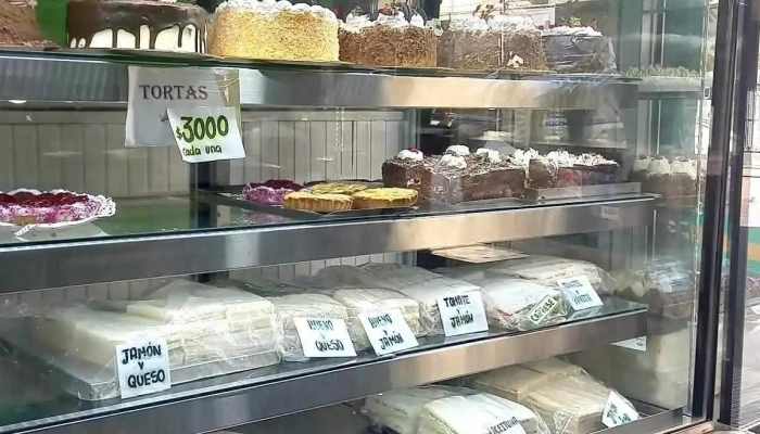 Panaderia Y Confiteria Brasil Vitrina - Cdad. Autónoma de Buenos Aires