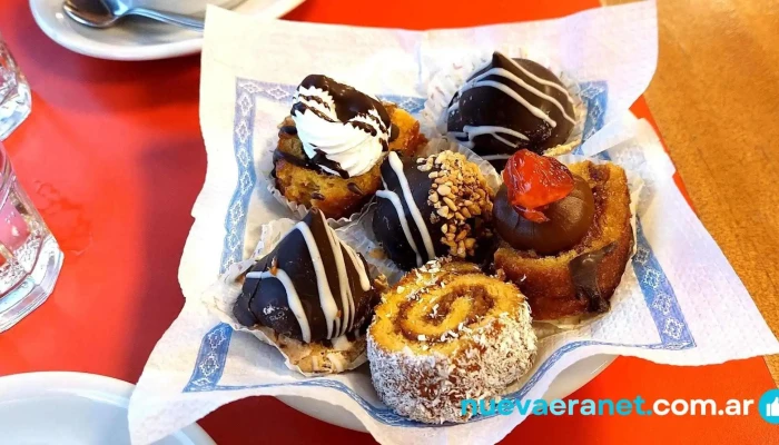 Panaderia Y Confiteria Confipan Comida Y Bebida - Rosario