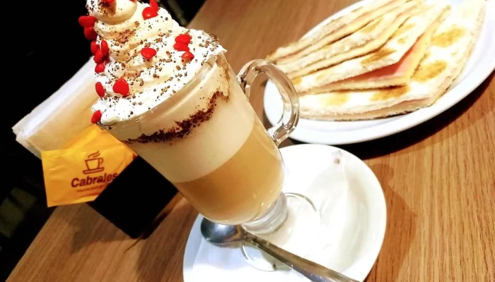 Panaderia Y Confiteria El Arbol Real Capuchino - Puerto Iguazú