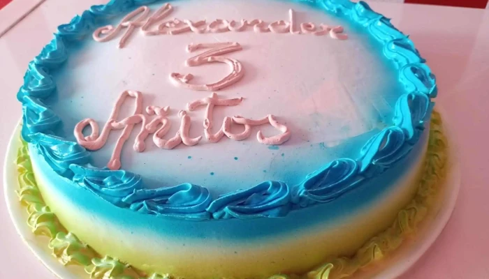 Panaderia Y Confiteria La Oma Pastel De Cumpleanos - Misiones