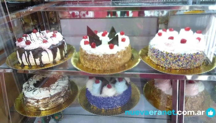 Panaderia Y Confiteria Las Flores Comida Y Bebida - Las Flores