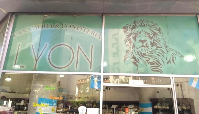 Panaderia Y Confiteria Lyon -  Vitrina - Cdad. Autónoma de Buenos Aires