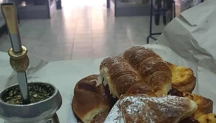 Panaderia Y Confiteria Santa Rita Comida Y Bebida - Sáenz Peña
