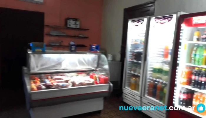 Panaderia Y Fiambreria Gallo -  Vitrina - Juan Bautista Alberdi