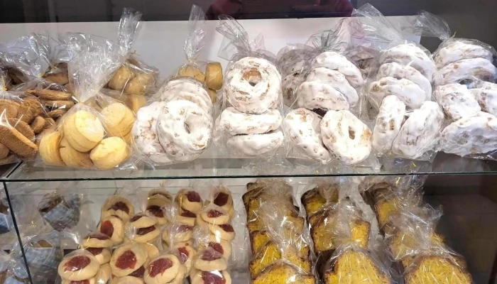 Panaderia Y Pasteleria La Espiga Vitrina - Luján de Cuyo