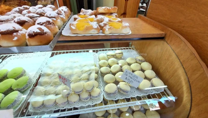 Panaderia Y Pasteleria La Estrella Del Sur -  Comida Y Bebida - Junín de los Andes